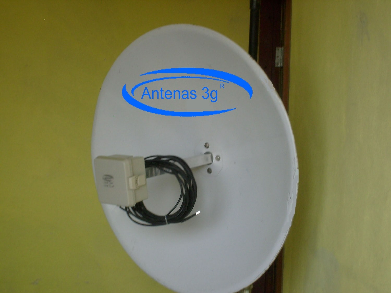 Antena  Parabólica Celular Rural ou 4g 50 dbi Sólida em Alumínio